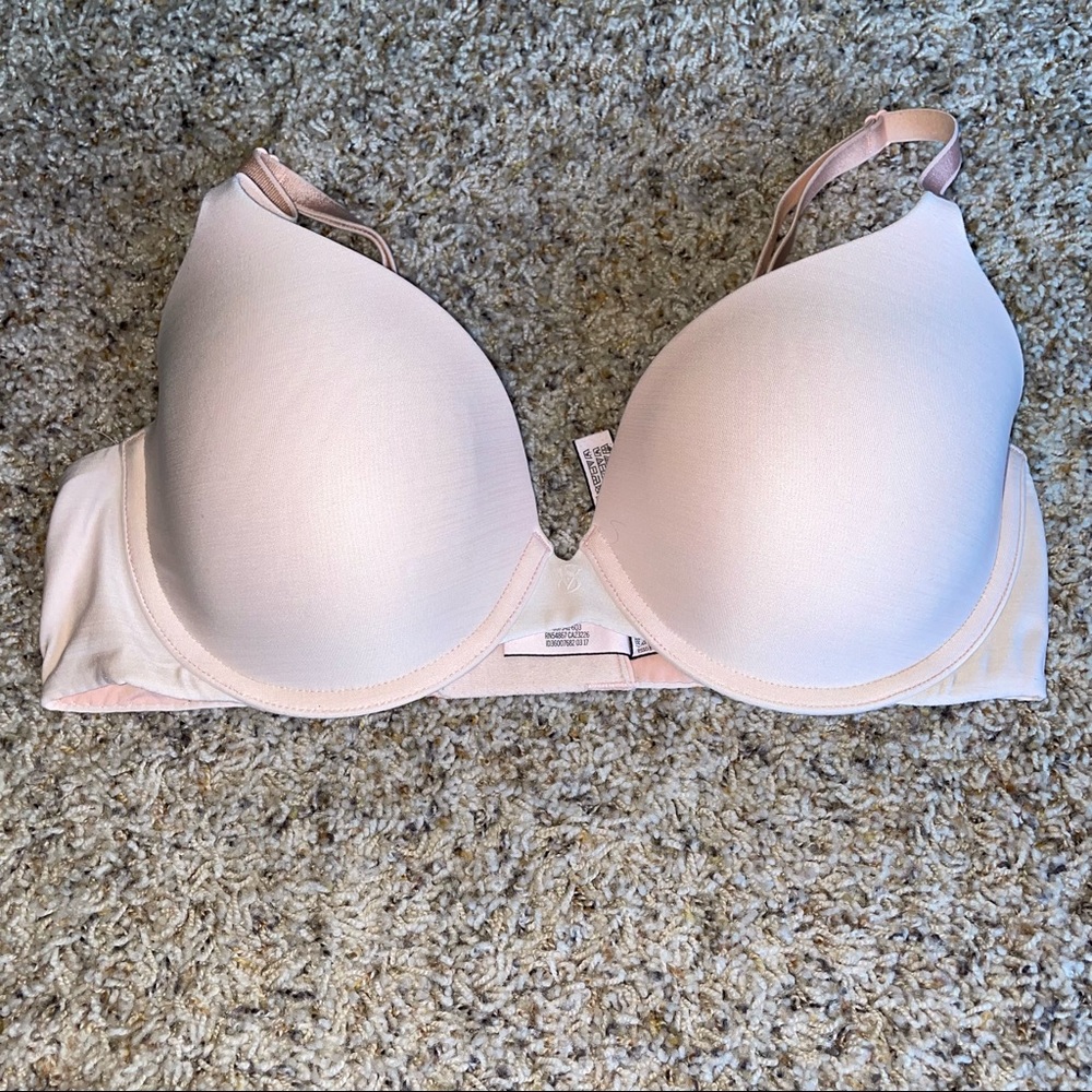 34D Victoria Secret Bra